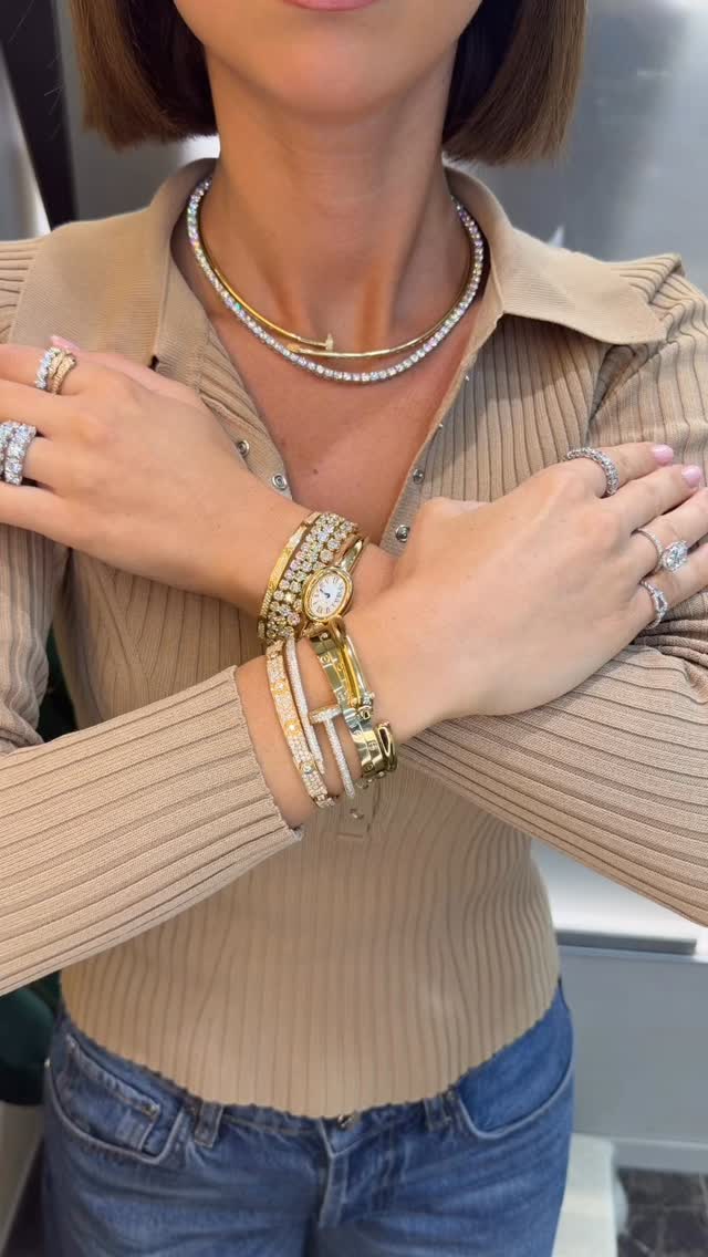 Women have to prioritise their growth, well-being and happiness. Therefore, diamond jewellery is a powerful symbol of self-love & empowerment. #tennisbracelet #tennisnecklace #eternitybands