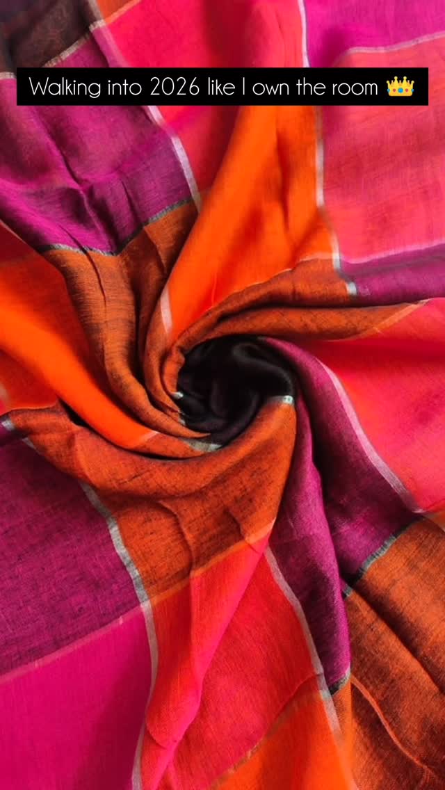 Boss Lady Vibes @theloomstudio 💃
.
.
Saree 👉 Linen zari checks
Available now on website
Shop www.theloomstudiolifestyle.com
WhatsApp +919353585386
Made in 🇮🇳
#newyearnewme #bosslady #sareenotsorry #explore