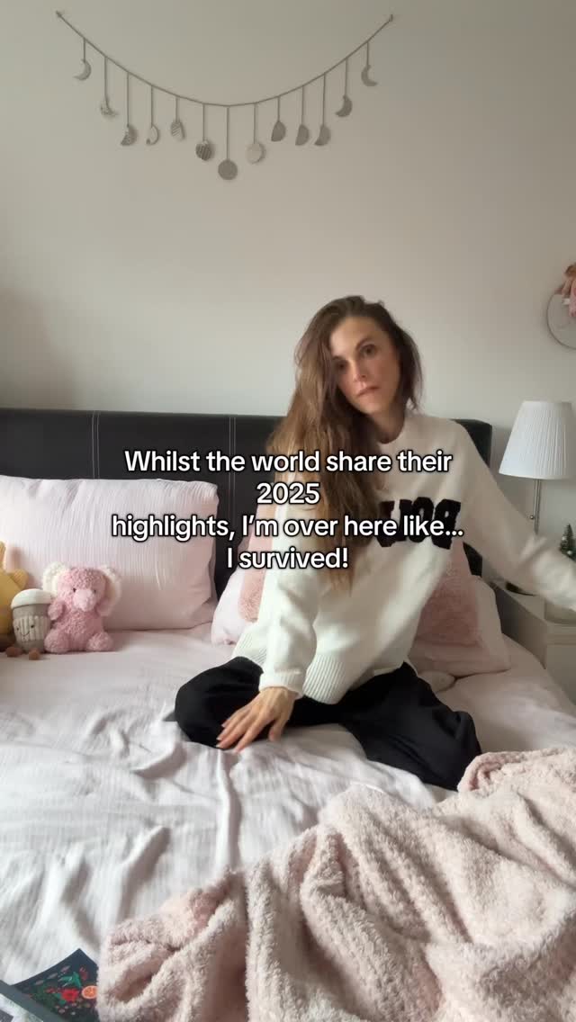 A wins a win! đđđ»
Wbu?
If your biggest achievement this year was getting though it, I see you! Iâm proud of you đđ»
.
.
.
#yearrecap #smallvictories #2025recap