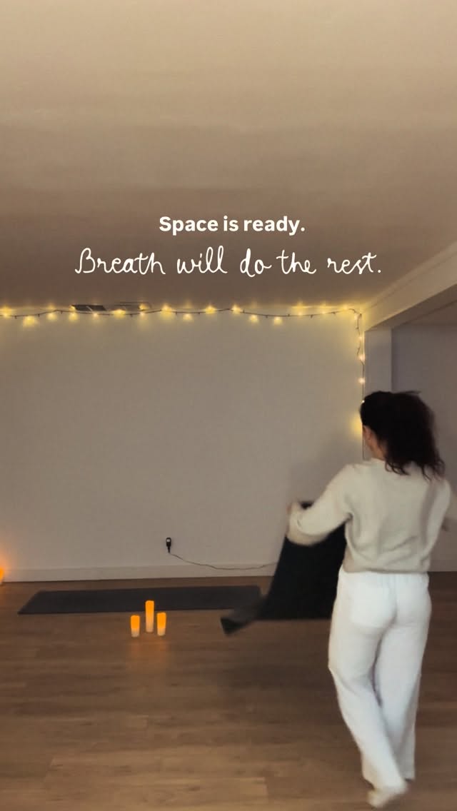 Creating a loving cocoon for the breath to unfold. Growing more in love with holding space, honoring the deep trust it takes to be supported in such a vulnerable state. 🫁🫀 thank you