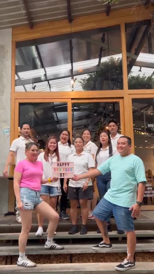 Hello 2026 ✨🥂
Thank you for all the love, mornings, and support in 2025 💛
We’re so grateful for every visit, every smile, and every shared breakfast.
Here’s to more good food, good vibes, and cozy mornings together in 2026 ☕️🤍
#apwbangsar #aplacewhere #breakfastthieveskl