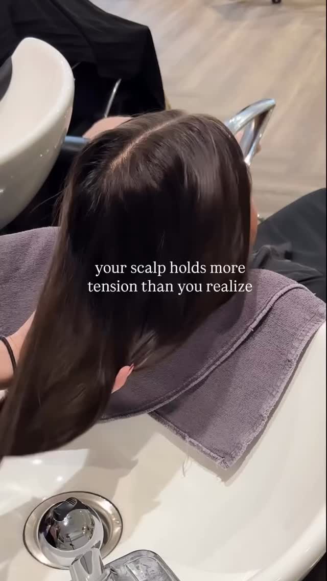 ✨Because healthy hair starts at the scalp ✨
Eau Salon has a range of solutions to get your scalp in the best shape for 2026! Whether it is product buildup, density or itchy.
Let's make healthy hair a priority for 2026.
📸Created by Serayla
📆 Link in bio for reservations
#yqr #yqrhair #yqrhairstylist #yqrhairsalon