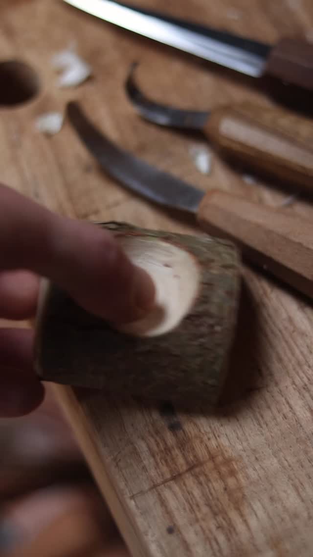 While I try to wait patiently for my weaving willow to soak (which takes longer in these cold temperatures) I’m keeping my hands busy by carving these big sticks.
I’m experimenting with ideas, and making components for some projects we’re really looking forward to later this year.
Willow is such a wonderfully versatile material and I’m keen to explore its potential as much as I can.
•
#contemporarycraft #willow #greenwoodworking #madebyhands #creativeprocess