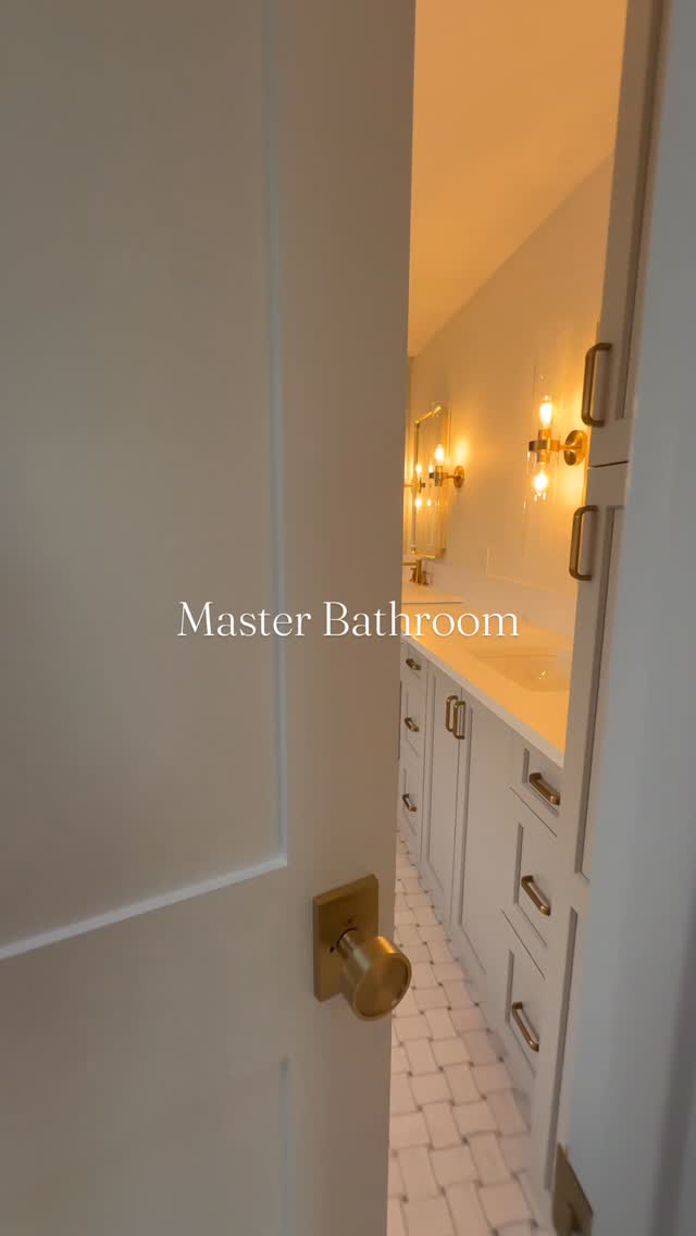 If your master bathroom isn’t giving relaxed, elevated, and timeless, it might be time for a refresh 😉
Let’s turn everyday routines into something you actually look forward to.
•
•
•
#HomeSweetHome #MasterBathroomGoals #DreamBathroom #LuxuryLiving