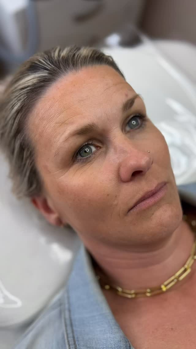 💁♀️My first job of the year #eyebrowmicroblading for my client💪
#eyebrowtattoo #nz #nzbeauty #Pmu #spmu #semipermanentmakeup #browtattoo #eyebrowsonfleek #eyebrowhairstrokes #hairstrokebrows