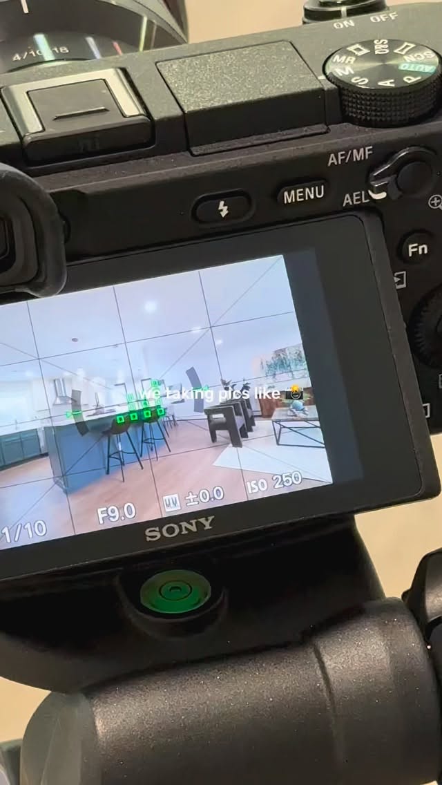 Let’s give this perfectly staged & reno’d home its moment. 📸✨
Cheers to a new year, friends! 🥂
#realestatephotography #njrealestate #southjerseyrealtor #southjerseyrealestate #realestatephoto