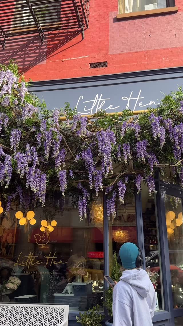 From the creamy Carbonara Omelette to the floral Rose Petal Pancakes, @littlehen_ makes every brunch bite unforgettable. ☕️🍳✨
#newyork #newyorkcity #restaurant #nycfood #nycfoodie #newyorkrestaurant