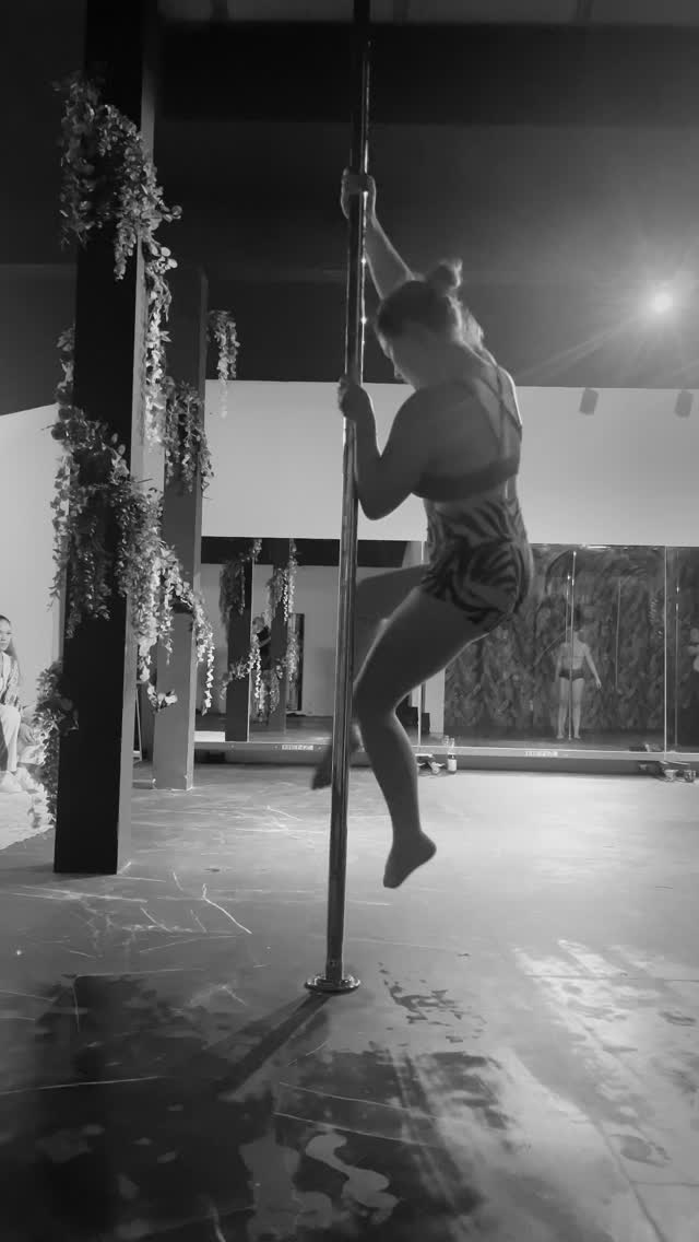 Wir bedanken uns von Herzen für ein wundervolles Jahr 2025 🙏
Auf in ein tolles 2026 im Pole@ Bremerhaven 💚🍾
#2025 #newchapter #happynewyear