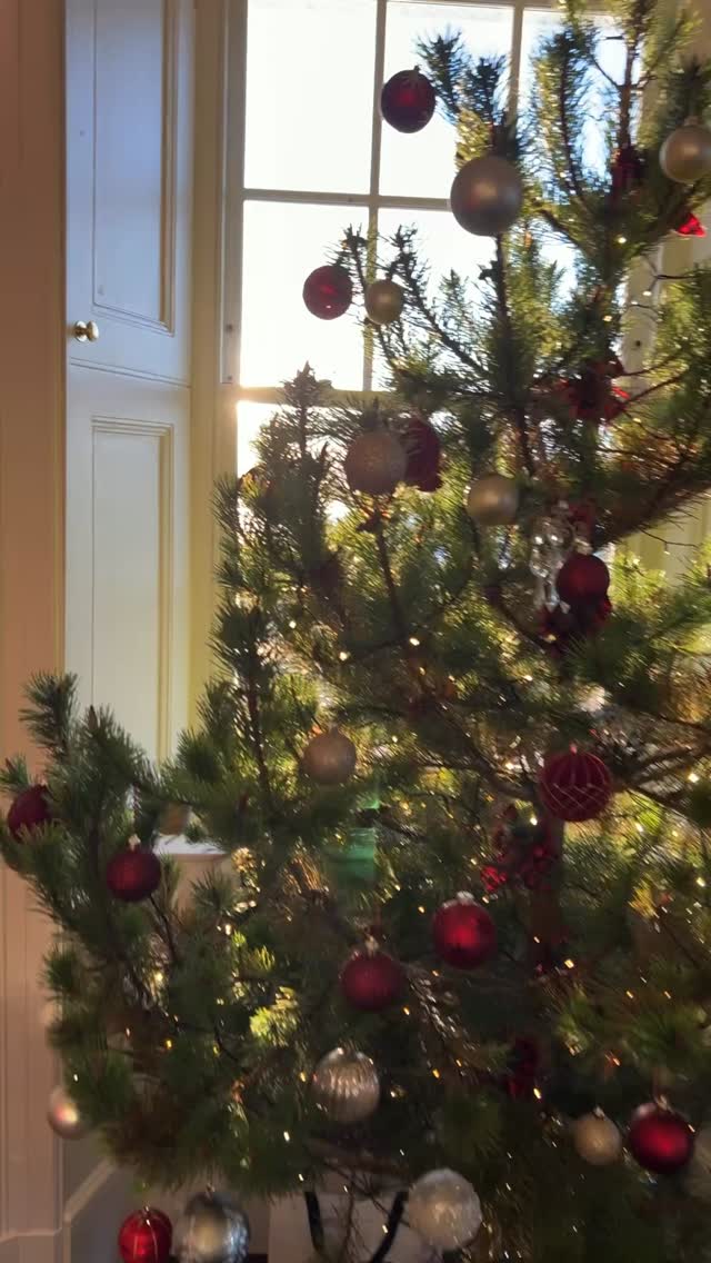 Goodbye 2025.
A year shaped by the elements.
Surfing off the coast.
Highland walks under wide skies.
Long summer days that lingered into evening.
Highland Games and local gatherings.
Quiet drams by the fire.
Time well spent with friends.
Thank you to everyone who stayed with us this year.
We look forward to welcoming you in 2026.
House of the Northern Gate