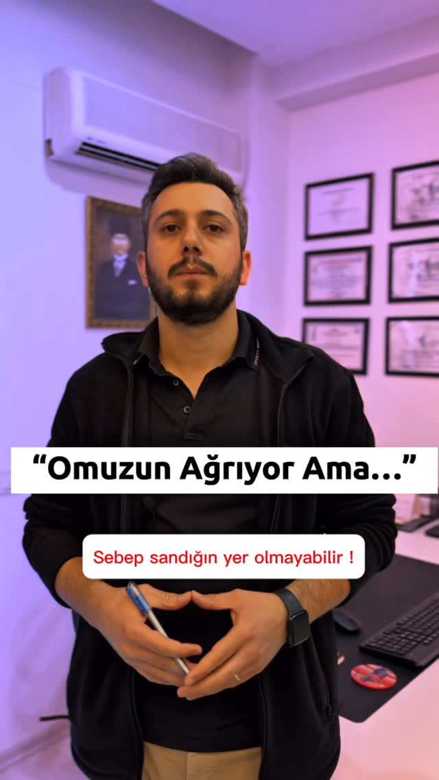 Omuz ağrısı çoğu zaman yalnızca omuz eklemiyle ilişkili değildir.
Kürek kemiği çevresindeki kasların uyumlu çalışmaması, omuz hareketlerinde zorlanma ve ağrı hissine yol açabilir.
Özellikle uzun süre masa başında çalışan bireylerde, bu kas grupları yeterince aktif kalamayabilir.
Bu durum omuz bölgesine binen yükü artırarak günlük yaşamda rahatsızlık hissini belirgin hale getirebilir.
Kas dengesi ve duruş farkındalığı, omuz sağlığının korunmasına destek olabilir.
📎 Bu içerik genel bilgilendirme ve farkındalık amacıyla hazırlanmıştır.
Teşhis ve tedavi niteliği taşımaz.
#bilgilendirme
#omuzağrısı
#postür
#hareketfarkındalığı
#omurgasağlığı
#kasdengesi
#fizyoterapi