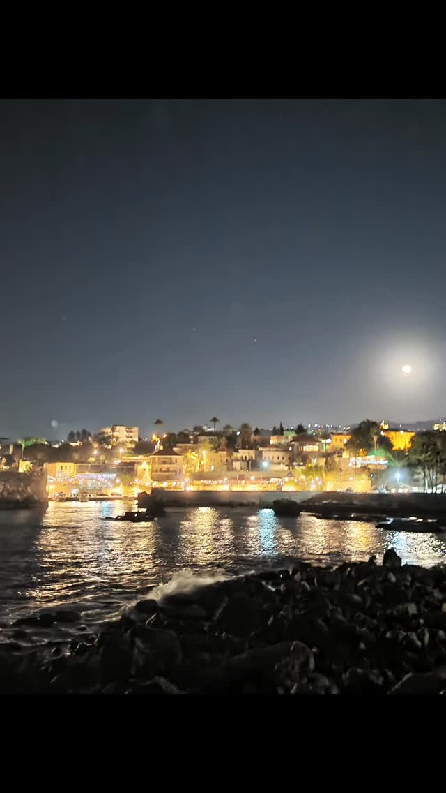 Moonlit magic over Byblos Harbor 🌕✨
Where ancient stones meet the gentle glow of seaside restaurants, and the full moon crowns a timeless Mediterranean night.
#Byblos #DiscoverLebanonTours #Jbeil #LebanonByNight #FullMoon