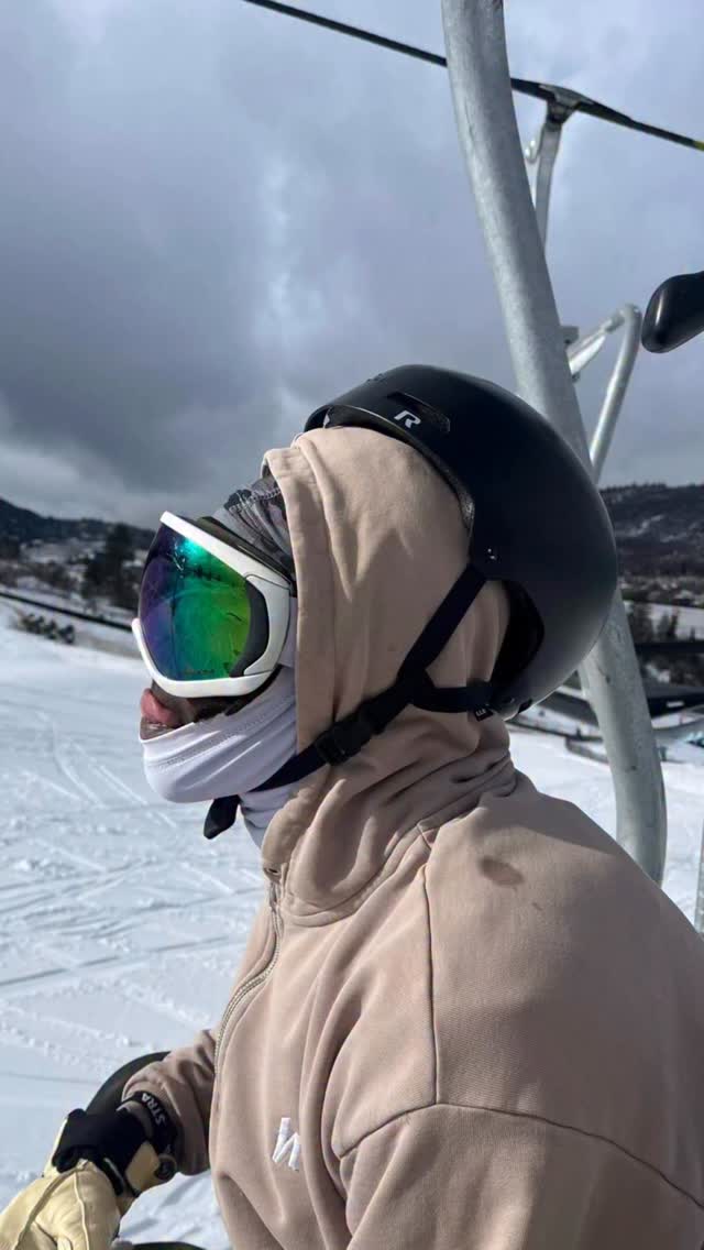 Thus is what’s real ifykyk#skiing
