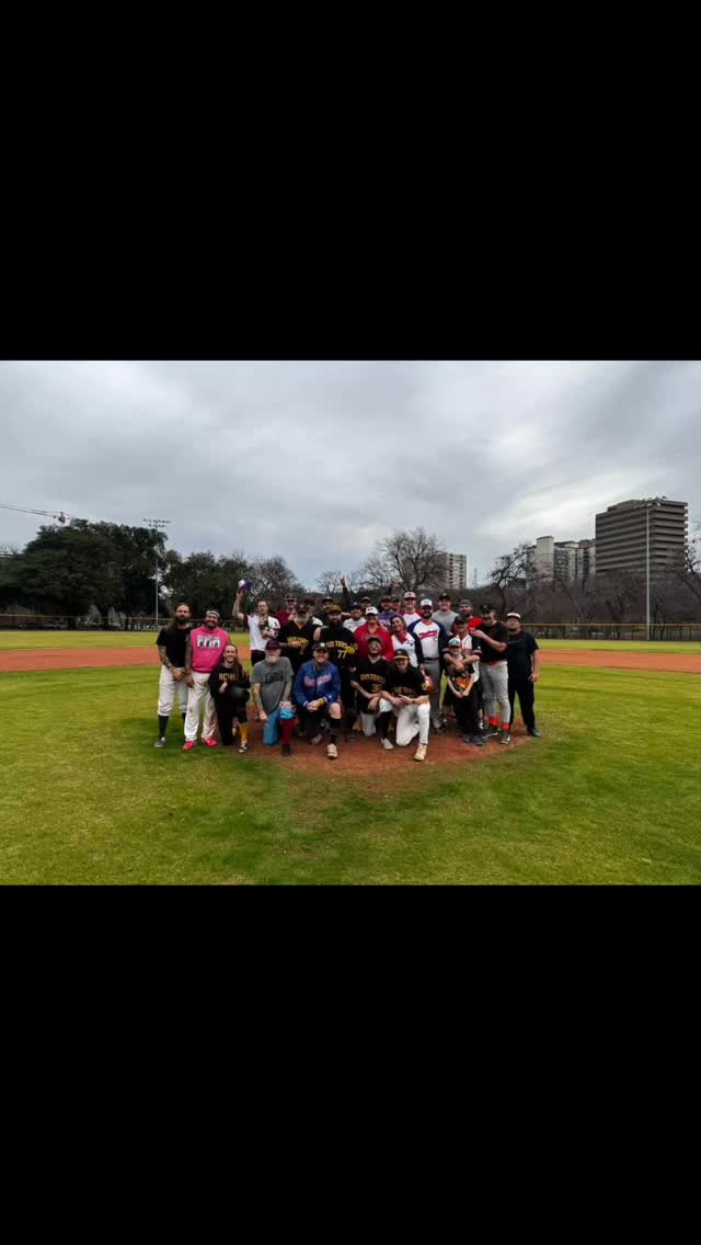 Mother Nature is a fan of the 4th annual New Year, New You, New Years Day game. Good times as excepted.
📷 @iamjoeypearce & @boogiesdallas
#LetsDoBaseball
www.oakcliffsandlot.com
#oakcliffsandlot #sandlotrevolution #oakcliffbaseball #coedbaseball