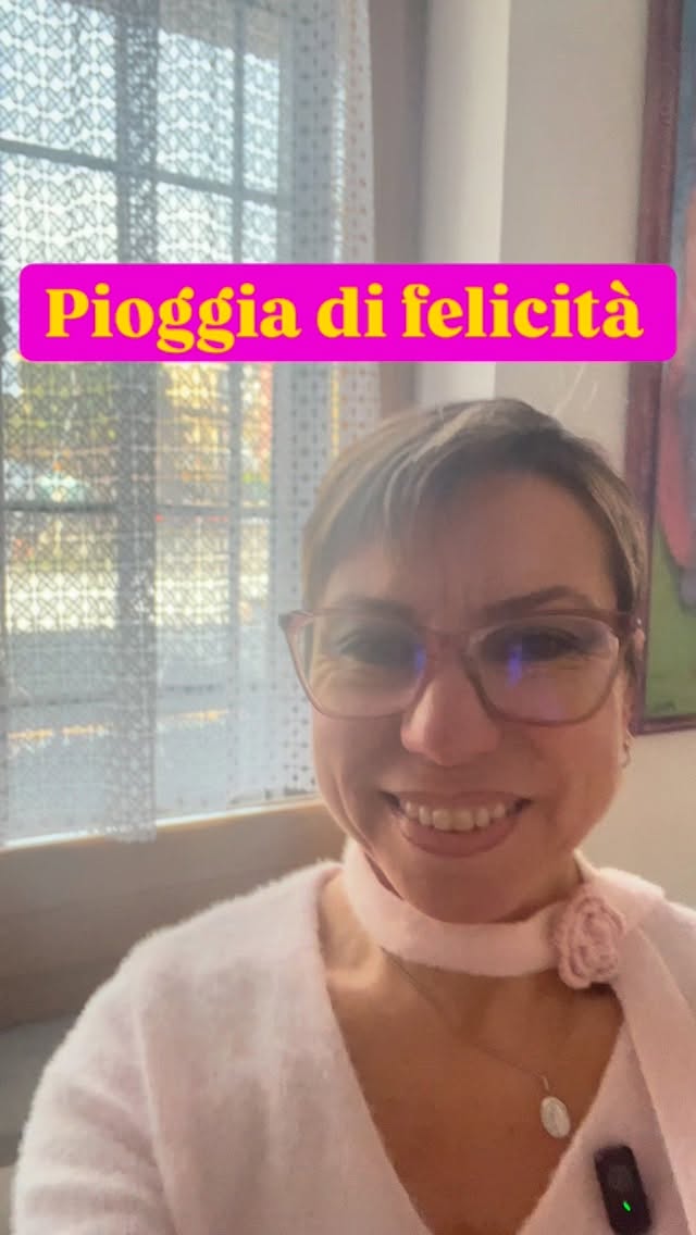 Oggi piove, e va bene così. 🌧️💛
La felicità non è solo nei giorni di sole, ma nella luce che scegli di accendere dentro di te.
Ogni respiro può diventare calma, anche quando fuori tutto è grigio. 🌿
✨ Nel link in bio trovi i miei percorsi di yoga e coaching per coltivare serenità anche nelle giornate più nuvolose.
#felicitàconsapevole #yogaitalia #benessereolistico #mindfulnessitalia #calmainterna #presenzaconsapevole #yogalifestyle