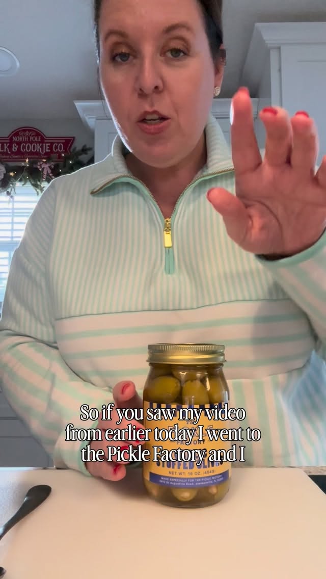 First bite and I get it! 😍🫒
Garlic stuffed olives from The Pickle Factory (@thepicklefactoryhq )= salty, garlicky, absolutely addictive.
I’m officially a fan… and yes, I went back for another one… or three.
Tell me in the comments: Are you…
team pickle 🥒
team olive 🫒
both🥒🫒
or neither 🙅🏻♀️ ???
#pickled #stuffedolives #snacking