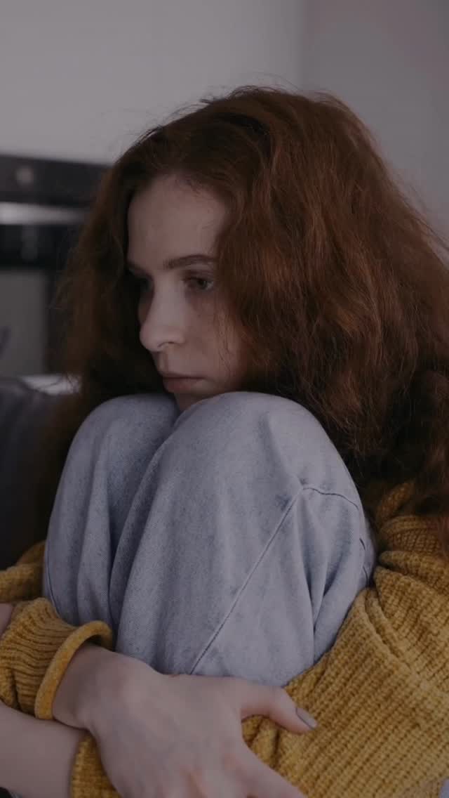 🧠✨ La depresión tiene tratamiento. Y la recuperación es posible.
La depresión no es debilidad ni falta de voluntad.
Es una condición real que afecta el funcionamiento del cerebro, las emociones y la energía vital.
Cuando se aborda de manera integral y con respaldo científico, los cambios pueden ser profundos: ✔ Mejora la calidad de vida
✔ Regresa la energía y la concentración
✔ Se fortalecen las relaciones
✔ Disminuye el estrés
✔ Renace la esperanza y el propósito
En Neura Institute brindamos atención especializada apoyada en neurotecnologías avanzadas, integradas a procesos terapéuticos personalizados, para acompañarte en tu camino hacia el bienestar emocional.
📲 Agenda tu cita por WhatsApp o llamada al +52 44 22 34 27 55
Tu salud mental merece una atención profesional, humana y basada en evidencia.
#DepresiónTieneTratamiento
#SaludMental
#NeuraInstitute
#BienestarEmocional
#PsicologíaClínica
Neuropsicología
TecnologíaEnSalud
AtenciónEspecializada
Esperanza
CienciaParaElBienestar