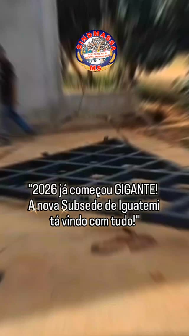 ✨ 2026 mal começou e a gente já tá como?
A TODO VAPOR! 🚀
Se alguém achou que o SINDMASSA MS ia começar o ano devagar, achou errado! 😂
Bora dar o play ▶️ nesse Reels para sentir o peso — literalmente, olha o tamanho dessa estrutura sendo içada! 😱🏗️ — da nossa nova Subsede em Iguatemi-MS ganhando cada vez mais forma.
O vídeo não mente: tem estrutura subindo, tem teste de resistência no vidro (segura, peão! 🦶😅) e tem capricho nos acabamentos.
Tá ficando uma coisa linda de se ver! 😍
Ano novo, etapa nova e a nossa casa cada vez mais perto de ficar pronta para receber a família SINDMASSA MS da região com todo o conforto que vocês merecem.
Quem aí já tá ansioso para cortar a fita de inauguração em 2026?
Levanta a mão! 🙋♀️🙋♂️
Segura que esse ano promete muito mais conquistas! 💪💙
.
.
#SINDMASSAMS #IguatemiMS #ObraNova #2026 #AnoNovoCasaNova SindicatoForte Construção Evolução MatoGrossoDoSul Trabalhadores