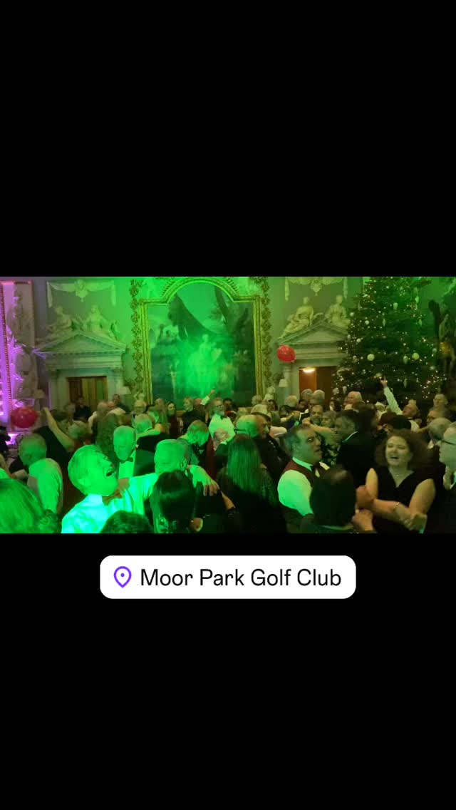 What. A. Night. ✨
Still buzzing from NYE at @moorparkgolfclub 🖤
Amazing vibes, amazing people, one of my favourite venues every time.
“We are family…” 🥳🎉
#NewYear #NYE #MoorPark #Watford #Hertfordshire #London #DJLife #goodvibes