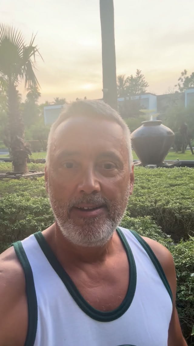 Rasism i Thailand? Nej, såklart inte. Här skojar iaf min lärare i thailändska och jag om hur olika kaffesorter låter på thailändska ☕
Ingen kränkt. Bara skratt. 👍🏼🇹🇭😃