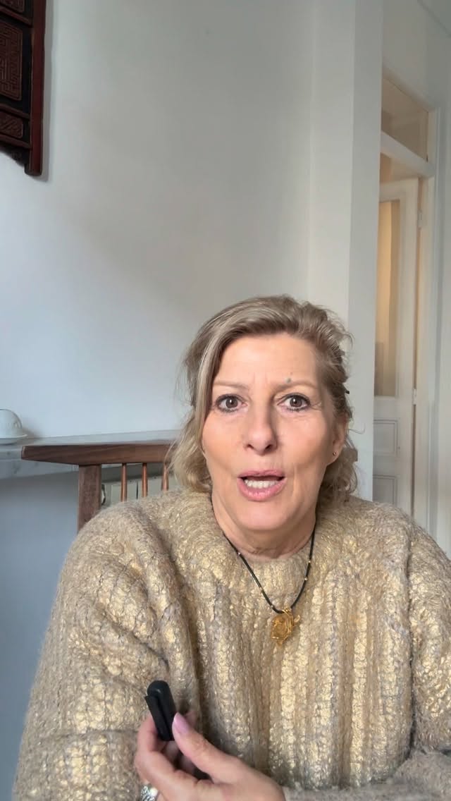 Vous avez été nombreux à réagir à mon dernier post sur la citrine
Cette pierre solaire au grand éclat continue de nous fasciner par sa lumière et l’énergie qu’elle dégage.
Elle attire vitalité, joie et dynamisme, tout en restant mystérieuse dans ses effets… Laissez-vous surprendre par ce qu’elle peut apporter dans votre quotidien ✨
Si vous souhaitez en savoir plus ou découvrir comment l’utiliser au quotidien, n’hésitez pas à m’envoyer un message 💛
#citrine #lithotherapie #energiepositive