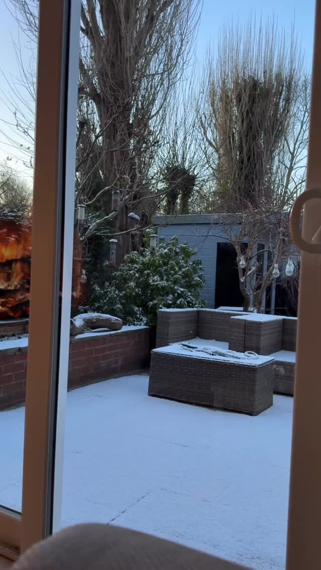 I don’t usually start work this early, but I genuinely couldn’t wait to get back into the therapy room today! ✨
🎄After a wonderful two-week break over Christmas – including a proper rest from social media – I’m feeling completely refreshed and ready for 2026 🎉.
There’s something incredibly special about starting the year with fresh snow outside, ❄️ a cosy fire crackling away (thanks YouTube!)🔥 - and the privilege of helping people transform their lives.
I’m so excited to continue working with clients on anxiety, sharing the incredible benefits of EFT 🙌 and encouraging more mindfulness, self-care and positive self-talk - because when we invest in ourselves, everything else begins to change. 💫
If you’ve been thinking about hypnotherapy but haven’t taken that step yet, this could be your year 🌟. I’d love to help you move forward with a greater sense of calm, confidence and clarity.
Here’s to a year of growth, healing and genuine self-care. ✨
#hypnotherapy #anxiety #selfcare