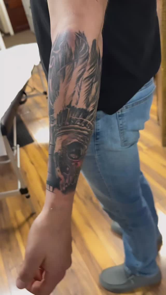 Peace out 2025!!!! Thank you to all my clients. On to next year HAPPY NEW-YEARS 🎈🎉🎊#btkink #billythekidmeyers #awardwinning #tattooartistinny #genevany