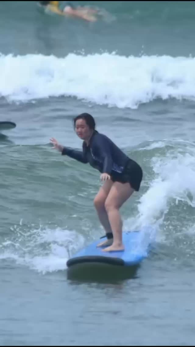2/365 ✅ catching the waves with you 🏄♂️🏝️🤙🏽
💌message for your surflesson
🎥 @_ramadan_nurjaman
📸 @oceaneyesurf
#bali #surflessoncanggu #surfschool #spicysurfschoolbali #canggu