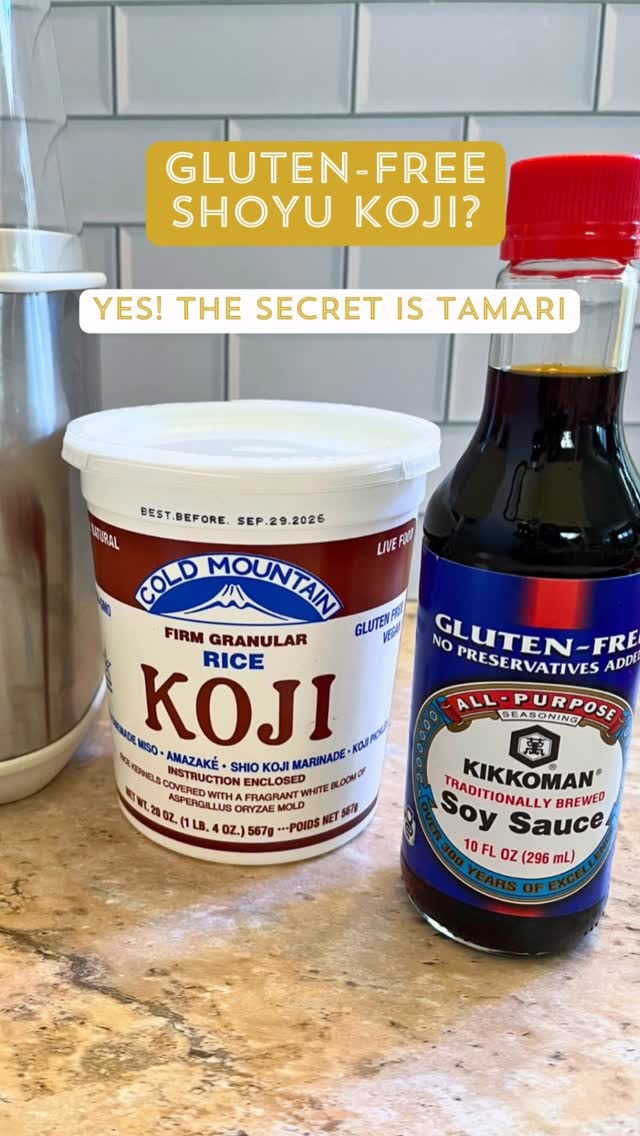 The ultimate umami hack... but make it Gluten-Free! 🌾🚫✨
Standard Shoyu Koji (Soy Sauce Koji) is amazing, but because regular soy sauce is brewed with wheat, it’s a no-go for many people.
The Solution? Tamari! By swapping regular soy sauce for Tamari (which is typically made with 100% soy and no wheat), you can make incredible, deep-flavor Shoyu Koji that everyone can enjoy.
🥣 Ingredients:
- 150g Dried Rice Koji (米麹)
- 1 Bottle (approx. 300ml) Kikkoman Tamari Soy Sauce (たまり醤油)
👩🍳 Instructions (Fermentor Method):
1. Mix Rice Koji and Tamari in a sanitized container.
2. Place in your fermentor.
3. Set temperature to 140°F (60°C) for 6 hours.
Once done, store it in the fridge. Replace soy sauce with this for an instant flavor and gut-health upgrade! 🆙💛
Have you tried making Koji condiments yet?
#GlutenFreeJapan #TamariKoji #ShoyuKoji #KojiMaker #Fermentation
究極の旨味調味料「醤油麹」。でも、グルテンフリー生活をしている方には、普通の醤油(小麦使用)で作ったものはNGですよね...😢
解決策は「たまり醤油」です! 🌾🚫 小麦を使わずに大豆だけで作られる「たまり醤油」を使えば、グルテンフリーの方も安心して楽しめる、濃厚な醤油麹が作れます!
今回は発酵器(ヨーグルトメーカー等)を使って、通常1-2週間かかるところを、たった半日で仕上げる時短レシピをご紹介します。
🥣 材料:
米麹(乾燥):150g
キッコーマン たまり醤油:1瓶(約300ml)
👩🍳 作り方(発酵器使用):
1. 殺菌消毒した容器に米麹とたまり醤油を入れ、よく混ぜる。
2. 発酵器にセットし、温度を 60°C (140°F) 、時間は 6時間 に設定。
(もし覚えていたら、途中で一度かき混ぜるとより良いです...)
完成したら冷蔵庫で保存してください。普通の醤油の代わりに使うだけで、料理の旨味がアップグレードされますよ✨