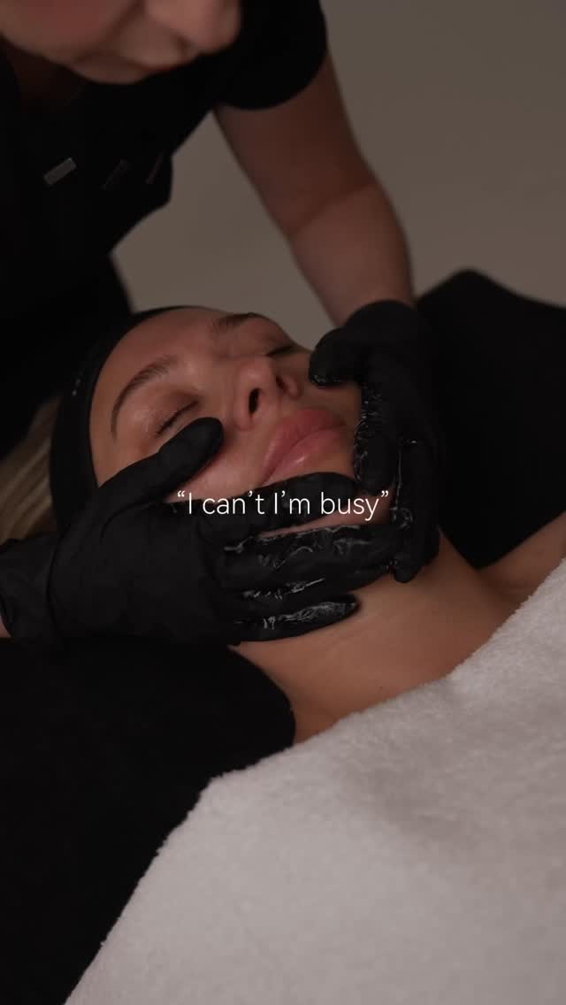 Sorry… I’m too busy with my Million Dollar Oxy-Pro treatment 🌸
The Million Dollar Oxy-Pro Facial is designed to boost circulation and bring a rush of oxygen to your cells
It helps awaken dull, tired complexions while promoting a radiant, healthy glow
By encouraging lymphatic drainage and relieving built-up tension, it also helps to reduce inflammation and stress
Leaving your skin sculpted, refreshed and deeply rejuvenated🌸