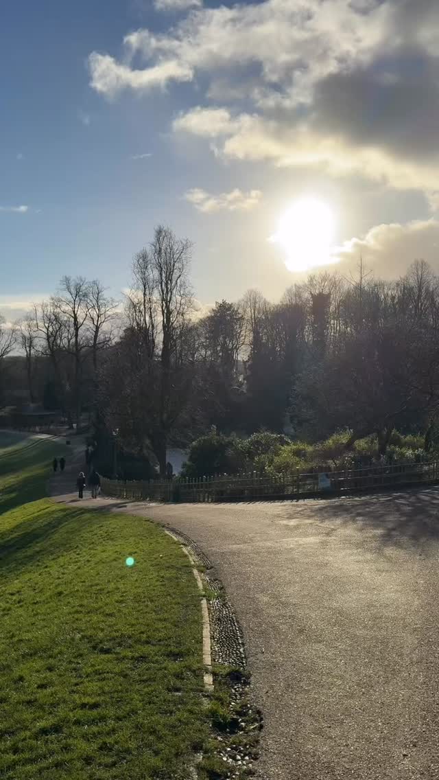 Day 4.
Started with the most blue skies and sunshine, that later turned into a blizzard đđ„° it was so unexpected, but absolutely MAGICAL đ„č
I havenât spent time with my mum on a weekend for so long, today we spontaneously went for a walk in the park together to appreciate the sunshine, little did we know what was to come đ„°
But we both loved it!
So much joy! đ„č
We didnât complain, we enJOYed every moment đ«¶đ»
Itâs times like this Iâll remember for a lifetime đ©”âïž
Wha brought YOU joy today?
.
.
.
#joyfuljanuary #snowdayfun #cherishthemoment #mumanddaughterday #findingjoy