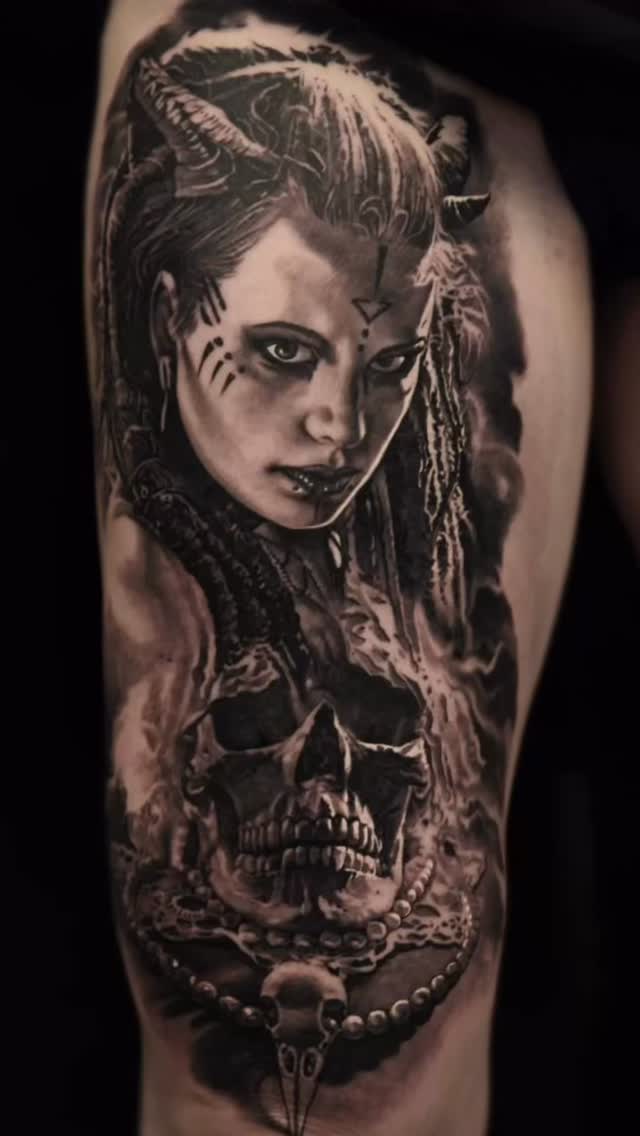 Von Sile
#tattoo #tattoos #tattooartist #ink #tattoolife #tattooart #hallesaale