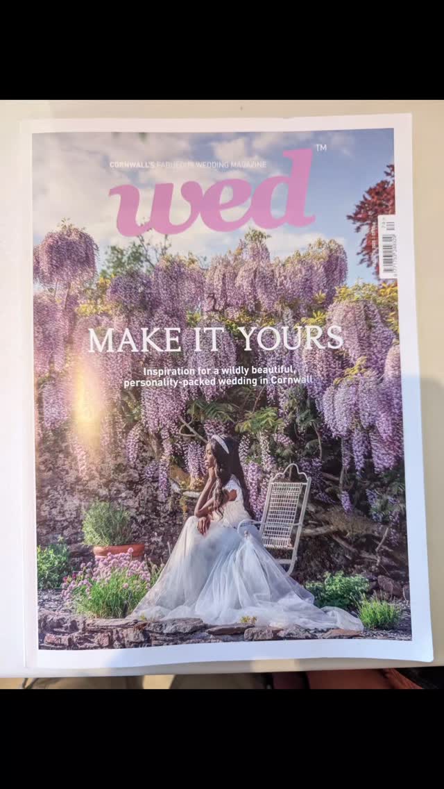 The latest Wed magazine has dropped, and I love seeing featured weddings with my wonderful couples...Vickie & Jack's beautiful beach wedding @lustyglazebeachweddings can be found on pages 188-192. Packed with sunshine, sand, colour, design, and if course..lots of flowers 🌺 captured by YEAH MIKE Photo Video. @yeahmikephotovideo
@wedmagazine
#lustyglazewedding #wedmagazine #summerweddingflowers #weddingbouquet
#cornwallwedding