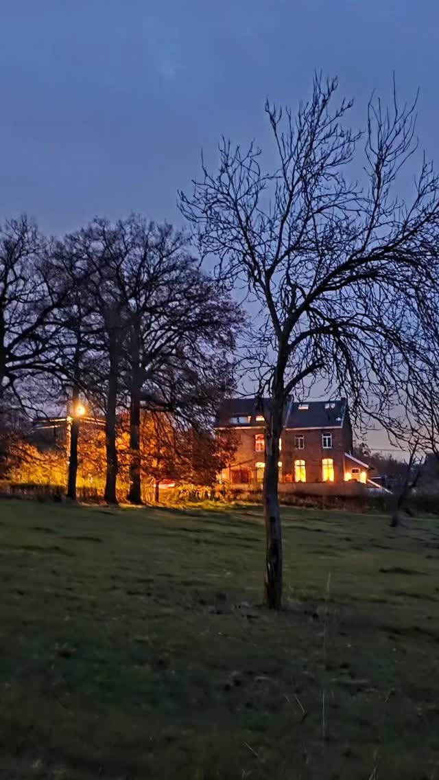 2026 begint hier… tussen de heuvels, de rust en de gezelligheid van Mille Fleurs Apartments. 🌿✨
Wij wensen je een jaar vol nieuwe avonturen, inspiratie en momenten om nooit te vergeten. Kom ze maken in de Voerstreek, wij zorgen voor de rest!🤗💕
🔗 Boek nu je verblijf via de link in onze bio. Wie neem jij mee in 2026? Tag ze hieronder! ⬇️
#Nieuwjaar2026 #Voerstreek #VakantieInLimburg #MilleFleursApartments