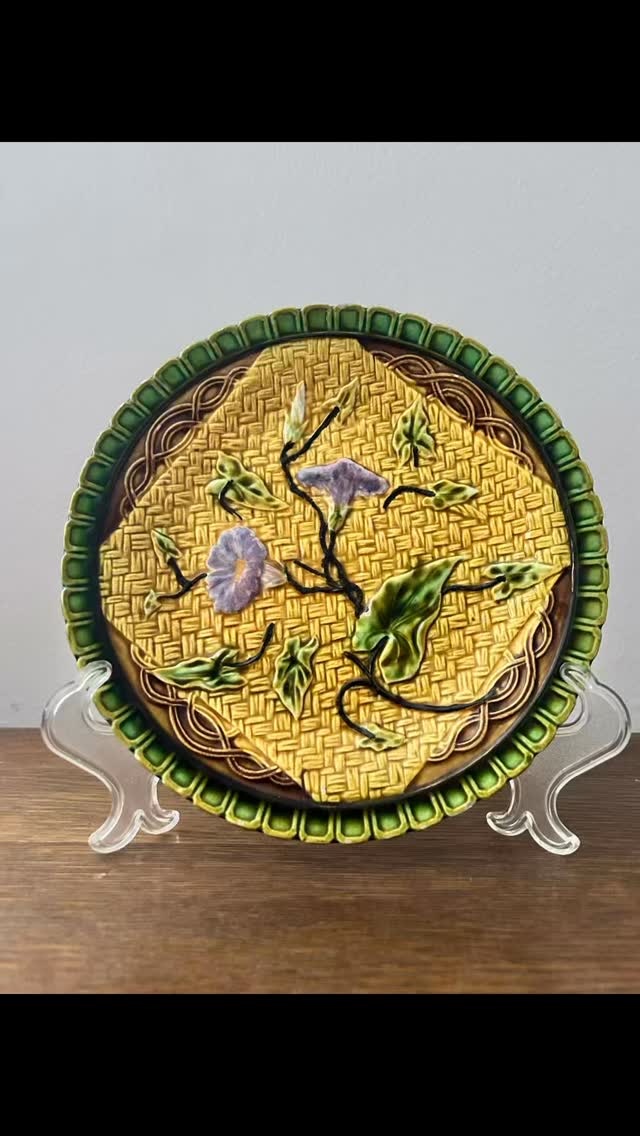 Welcome 2026! Out with the new. In the with old. 20% Off EVERYTHING! Use code at checkout : NEWYEAR26 #ginkgohomeandantiques #vintagefinds #antiquedecor #curatedhome #antiquefinds