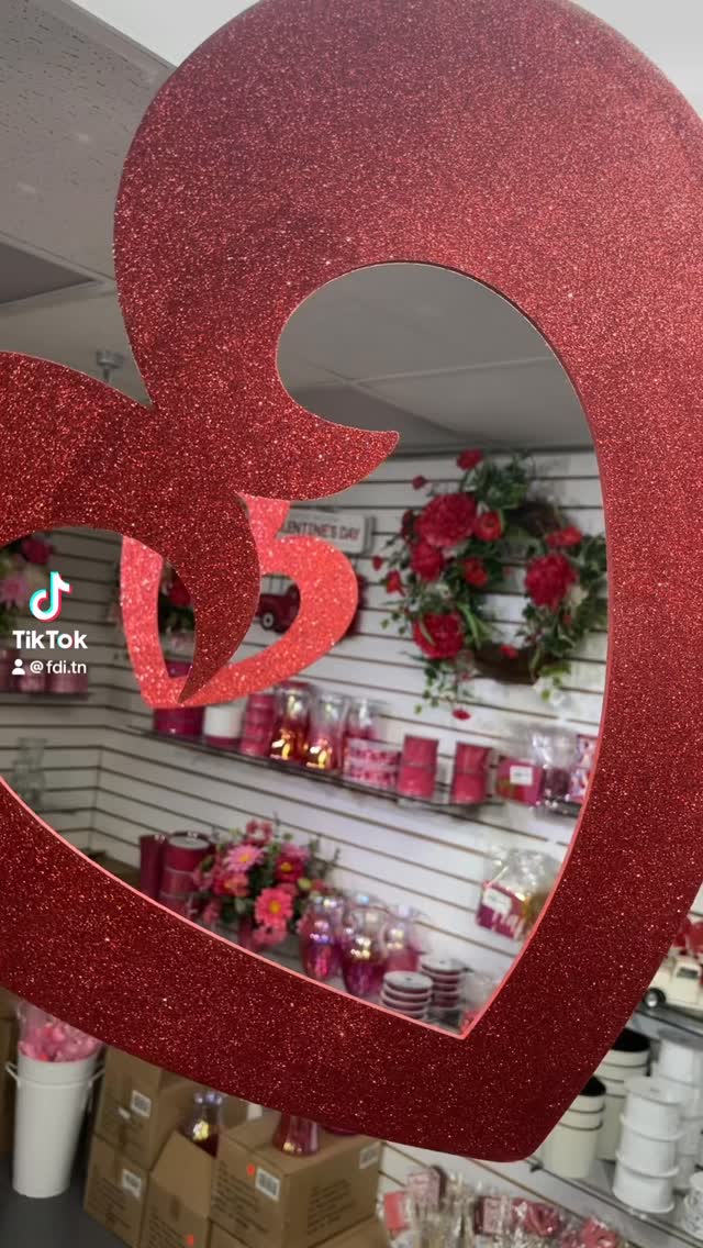 Psst…. Valentine’s Day is coming. 🌹 ❤️
.
.
.
.
.
#flowers #direct #valentinesday #fyp #tennessee