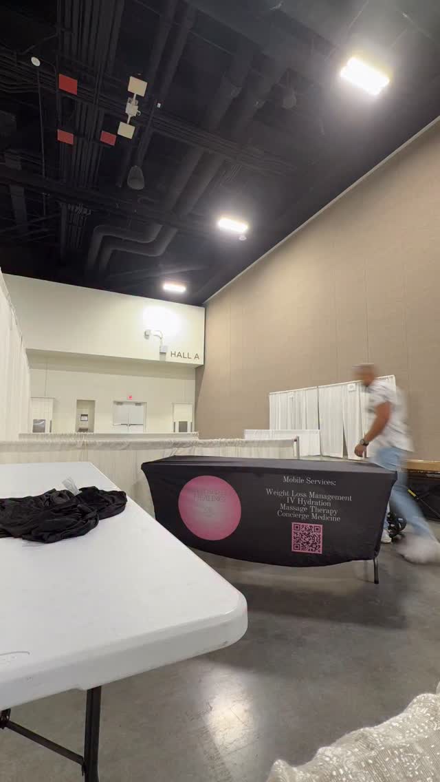 So much prep went into being ready for every bride who stops by!
Looking forward to Day 2 of our first Bridal Expo! 👰🤵♂️💒
.
.
.
#bridalexperience #weddingvendors #glowingskinisalwaysin #weddingprep bridalbeautycare