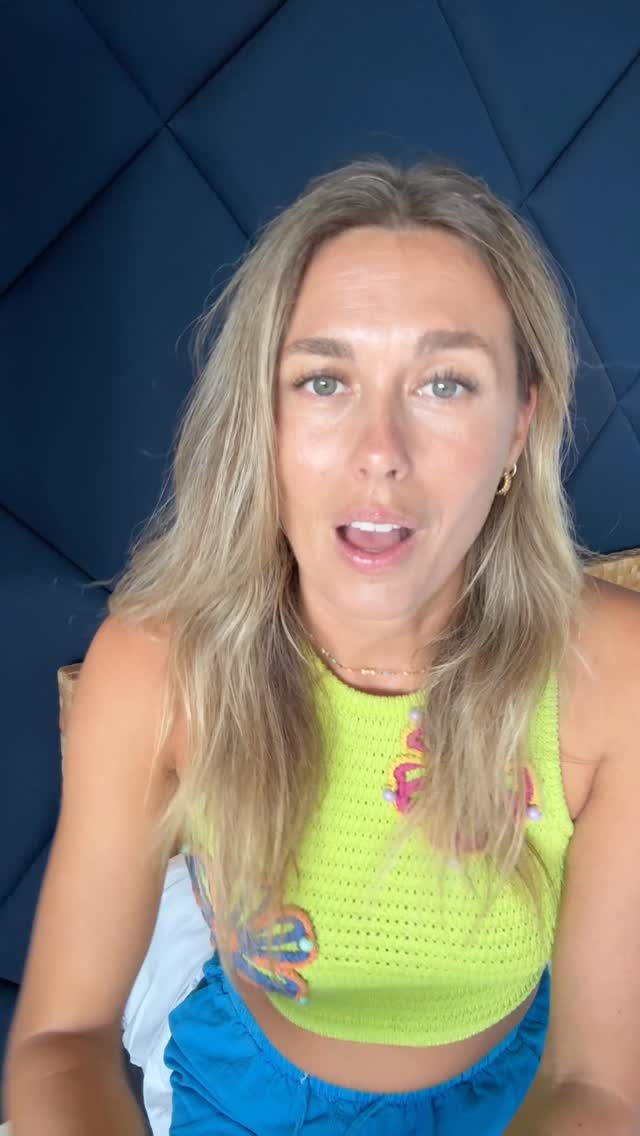 As a trauma & life coach, here’s what grief has taught me - in 90 seconds.
Grief isn’t universal.
The circumstances matter.
Your emotions are yours - feel them fully, but don’t let them run your life.
And when you’re ready to talk… do. It’s one of the most healing things there is.
#griefjourney #griefsupport