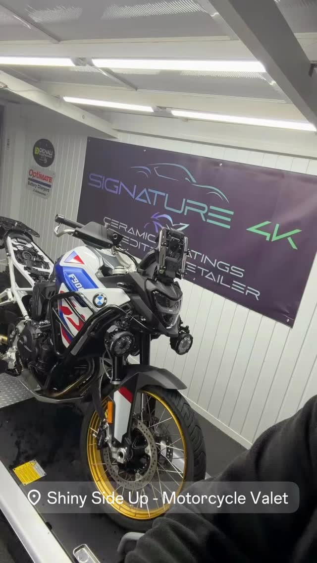 What a day! 🔥
Here are the finished results from today’s big job — a true double whammy 💥
This BMW F900 received a full insulation treatment, followed by a premium ceramic coating to finish it off beautifully. The results speak for themselves — deep gloss, added protection, and a bike that now looks absolutely outstanding.
Another machine protected and shining the Shiny Side Up way ✨
@Lonerider @HEXInnovate @denalielectronics @Signature4KCeramics
#lonerider #f900gs #bmwf900gs #bikedetailing #shinysideup