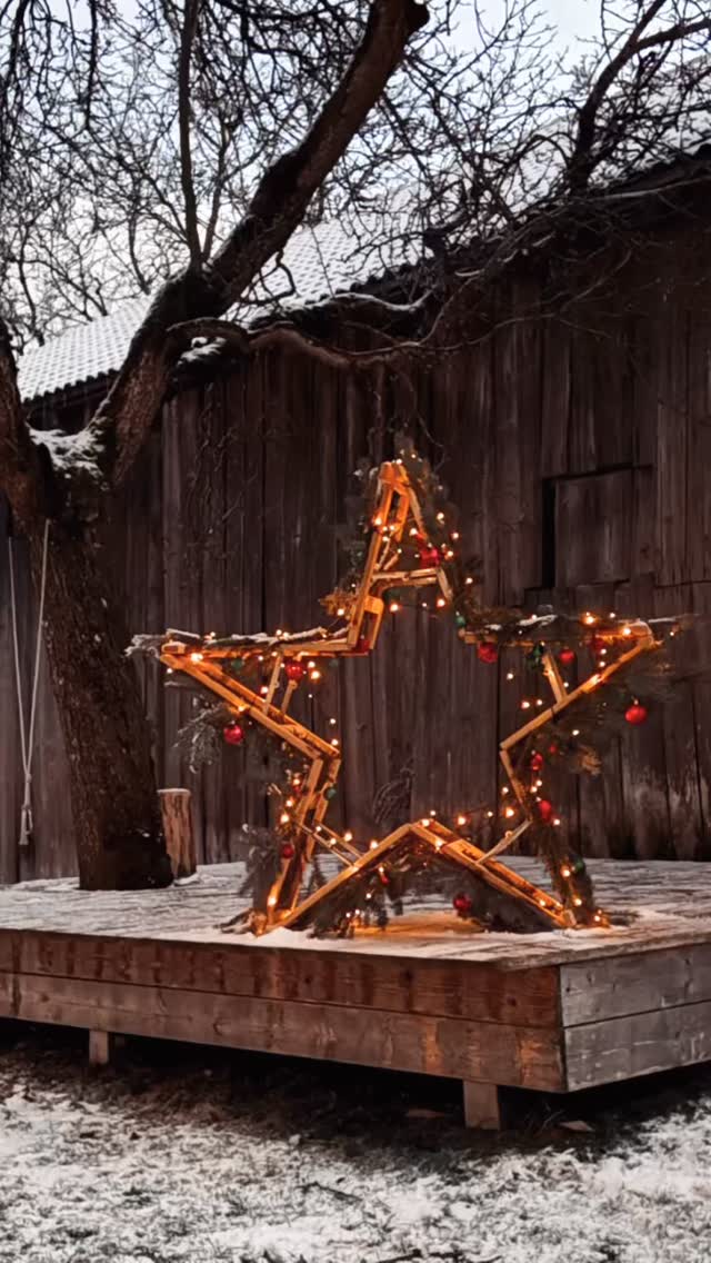 Kleiner Ausschnitt unserer Weihnachtsdeko🎄💫
#weihnachten #weissnhof_samerberg #samerberg #winter #weihnachtsurlaub