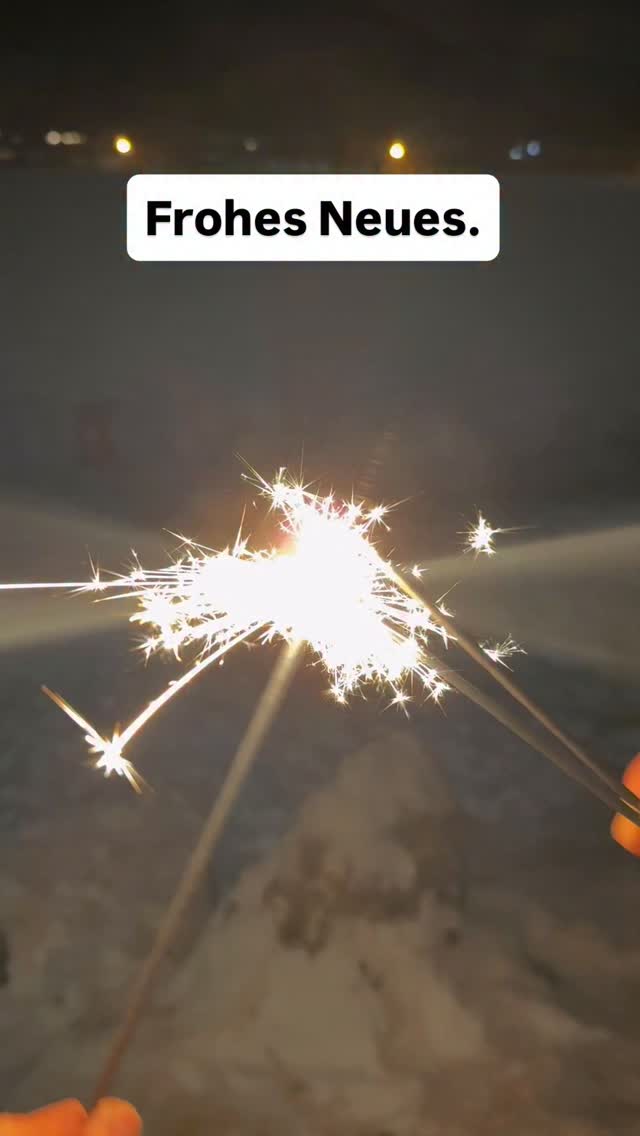 Lasst uns den Funken für Menschlichkeit und Zuversicht von Mensch zu Mensch in 2026 überspringen und weiter tragen. Frohes Neues.
#happynewyear #frohesneues #menschlichkeit #2026 #sventeuber