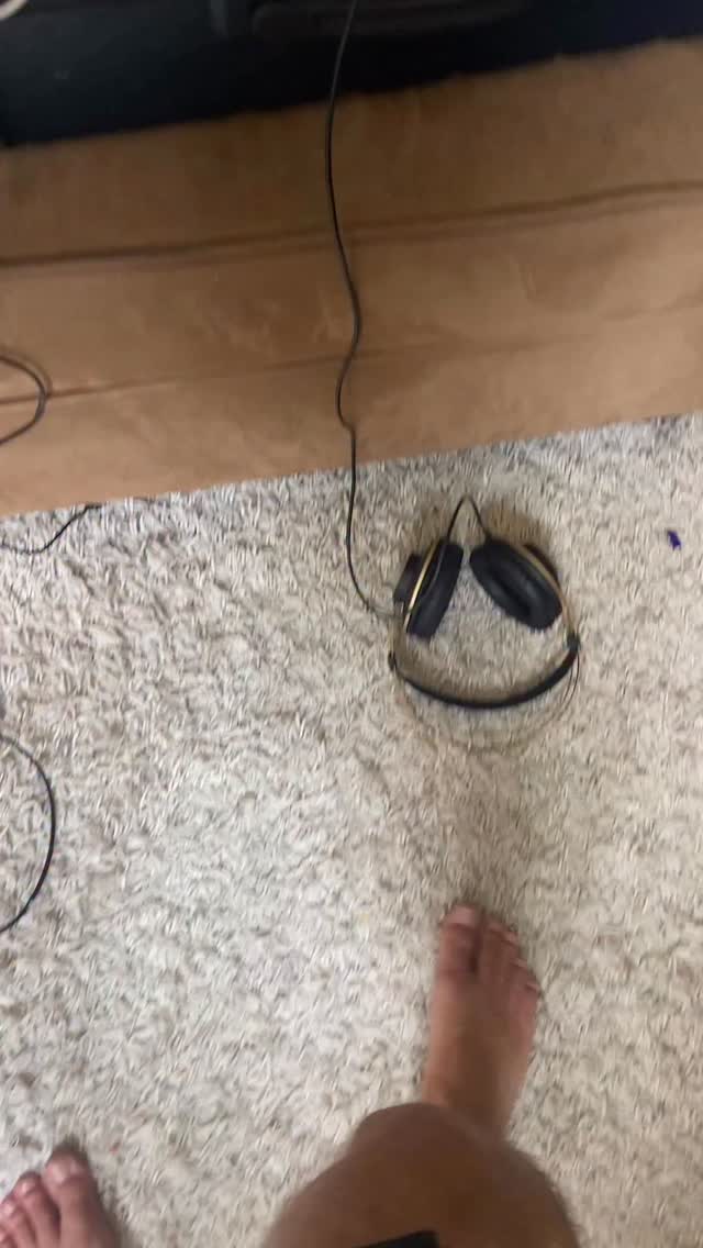 Being a sound healer is so much more than just banging a gong ✨
It’s cables.
Cases.
Microphones.
Interfaces.
Adapters for the adapters you forgot you owned.
It’s packing, unpacking, testing, re-packing… and then doing it all again because something buzzed 😅
Behind every “effortless” sound journey is hours of logistics, intention, and care — making sure the space is safe, the sound is clean, and the nervous systems in the room can actually soften.
As I pack for our first retreat of 2026, I’m reminded that this work is part art, part devotion, and part extremely organised chaos.
And I wouldn’t trade it for anything 💛
#soundhealerlife #behindthescenes #retreatprep #soundhealing #facilitatorlife gongbath energywork healingwork consciousbusiness itsnotjustagong