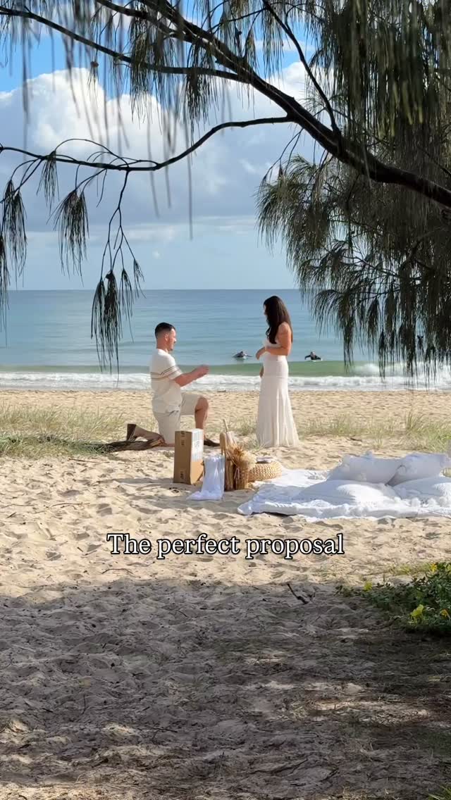 Our first engaged couple for 2026 ✨
A stunning backdrop of the surfers in Noosa, astounding weather and of course, the yes 🤍
#noosapicnics #proposalplanner #beachproposal