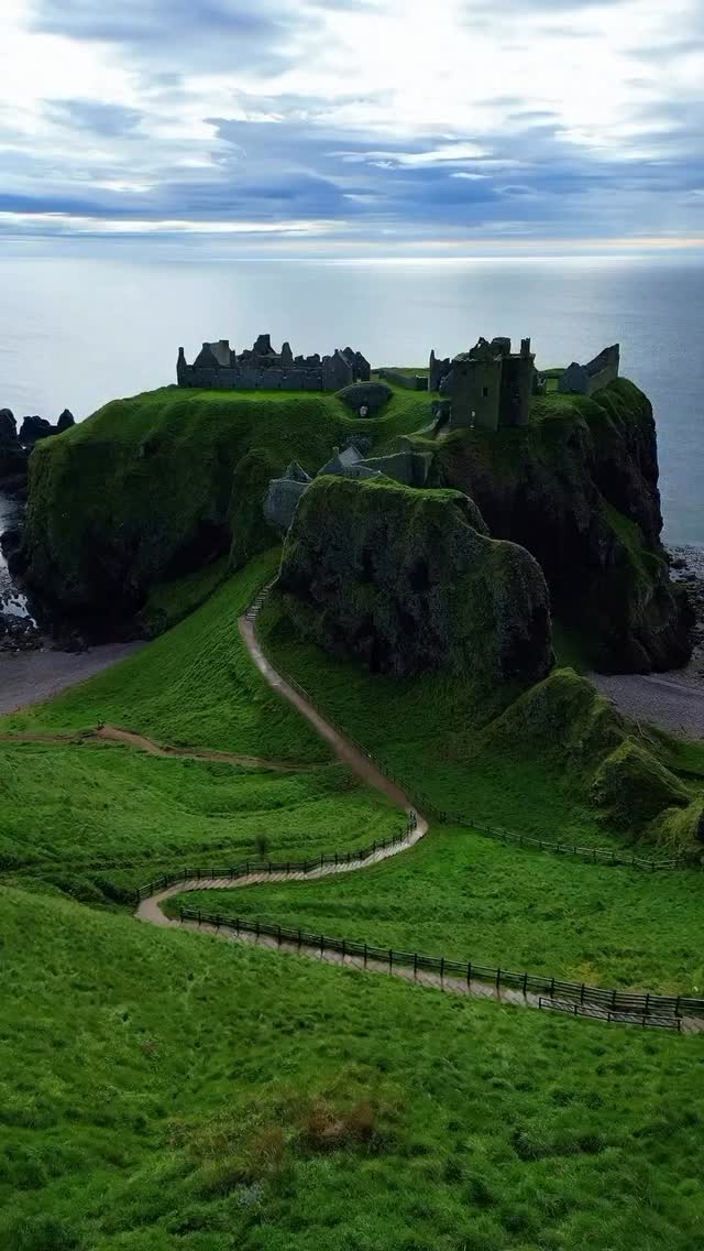 Ever dreamed of Scotland ? From history to nature and culture it has a lot to offer!
Video @highlandertoursscotland
#scotland #visitscotland #travelinspi̇ration #beautifuldestinations