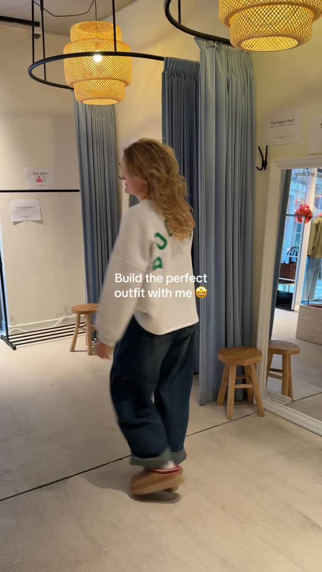 Voor alle vraagjes te beantwoorden;
Morgenavond 20u online!
Nu al in de winkel ✨
#ghent #girls #smallbusiness #nieuwecollectie