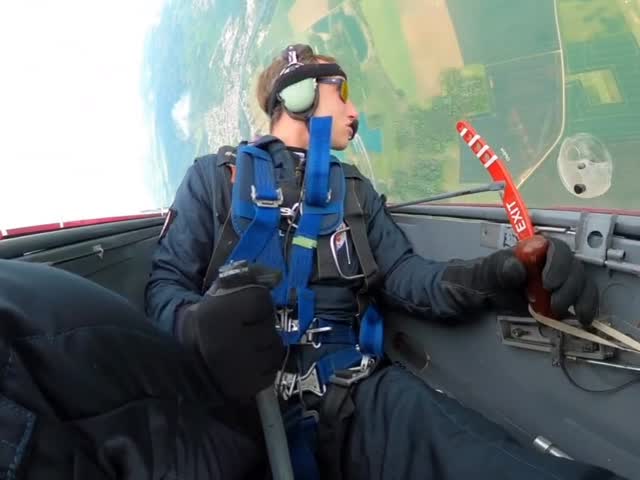 AVA champions…
L’année aéronautique 2025 de l’une des stars de l’AVA ,Jérémy Renard ; champion du monde par équipe en 2023 et vice champion d’Europe Advanced en 2024..
@jeremy.renard.aero