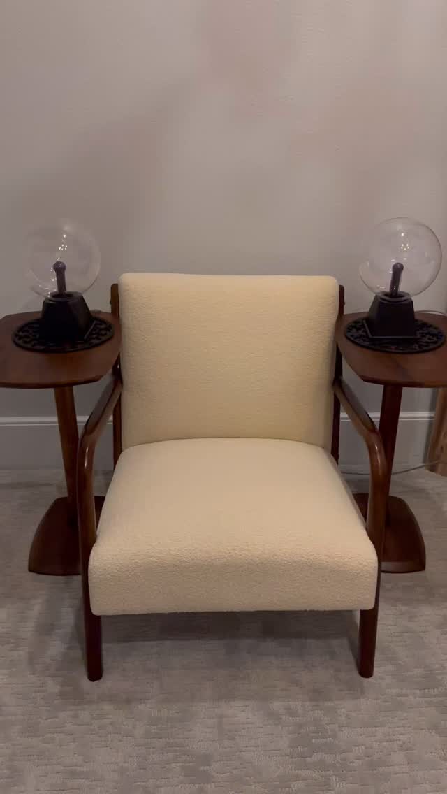 The #PhiRay is waiting for you… regenerative plasma sessions. Taking appointments on Sundays and Mondays and Tuesdays.