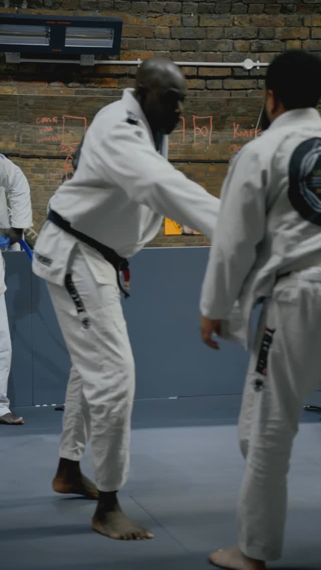 Brazilian jujitsu at Legacy, Our community is our strength and we pride ourselves on having a safe place to train.
#bjj #hoxton #nogi #community #selfdefencetraining