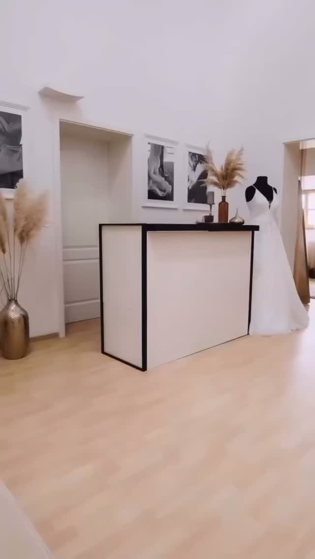 Manchmal beginnt etwas ganz leise.
Nur mit einem Gefühl. 🤍
Willkommen bei InWeiß.✨
#inweissbrautatelier #bridalmood #liebezumdetail #bridetobe #brautmode