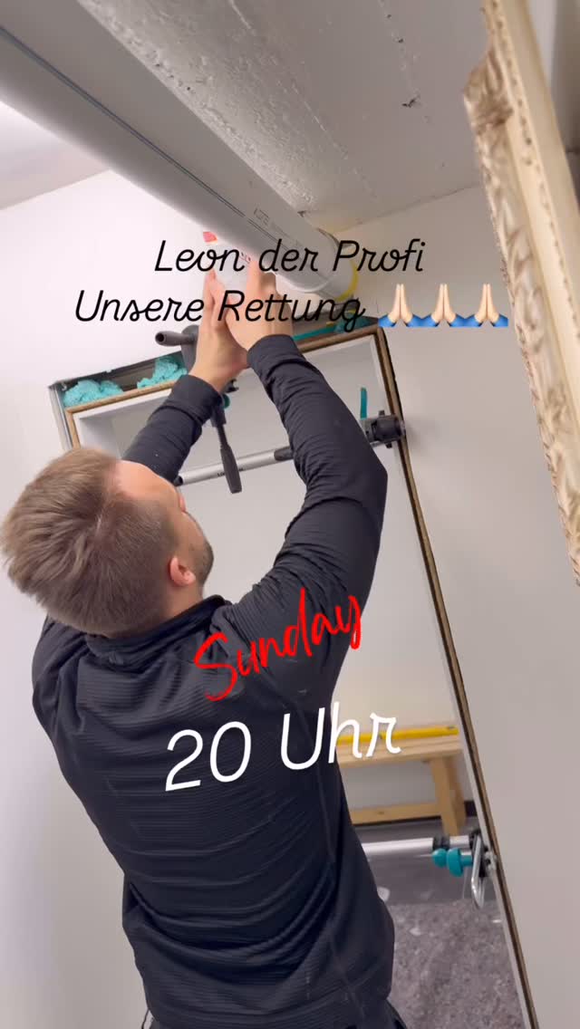 Leon unser Profi!!
Hilft uns seit Weihnachten diese Katastrophale Arbeit vom Vorgänger zu beseitigen bzw zu verbessern.
Mehr Arbeit als gedacht wie unser Leon sagt.
Aber es läuft langsam aber sicher in die richtige Richtung 🙏🏻🙏🏻🙏🏻
