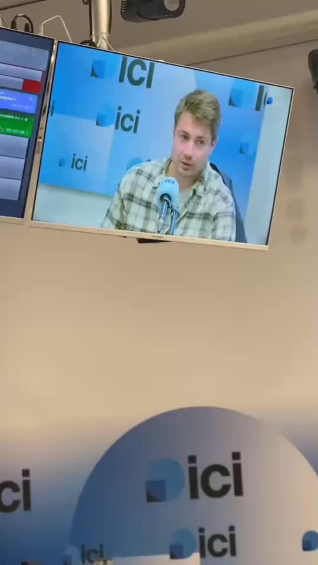 Premier passage à la radio pour le gérant de Nice Sports Games!
Un grand merci à
@iciazur_officiel de m'avoir accueilli
@jean.rnd pour l'invitation et l'interview
@khatir_coaching_karting et son fils pour cette belle rencontre, les photos et cette vidéo !
Comme d'habitude retrouvez nous au 18 avenue Thiers pour des moments de bonheur partagés avec ses amis ou sa famille.
#radio
#salledejeux
#niceville
#arcade
#karaoke
#billard